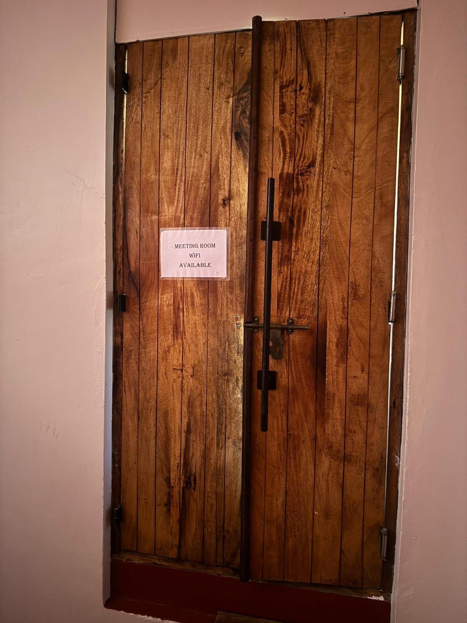 Arusha Backpackers Hotel Ngoại thất bức ảnh